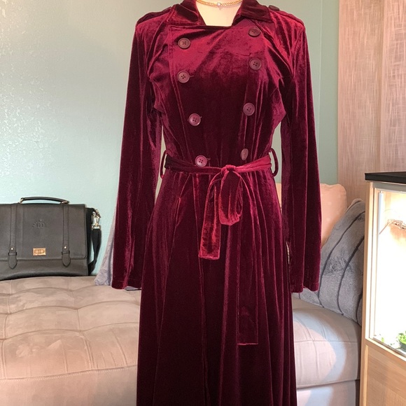 Fashion Nova “Butter you up” burgundy trench coat - Picture 4 of 7